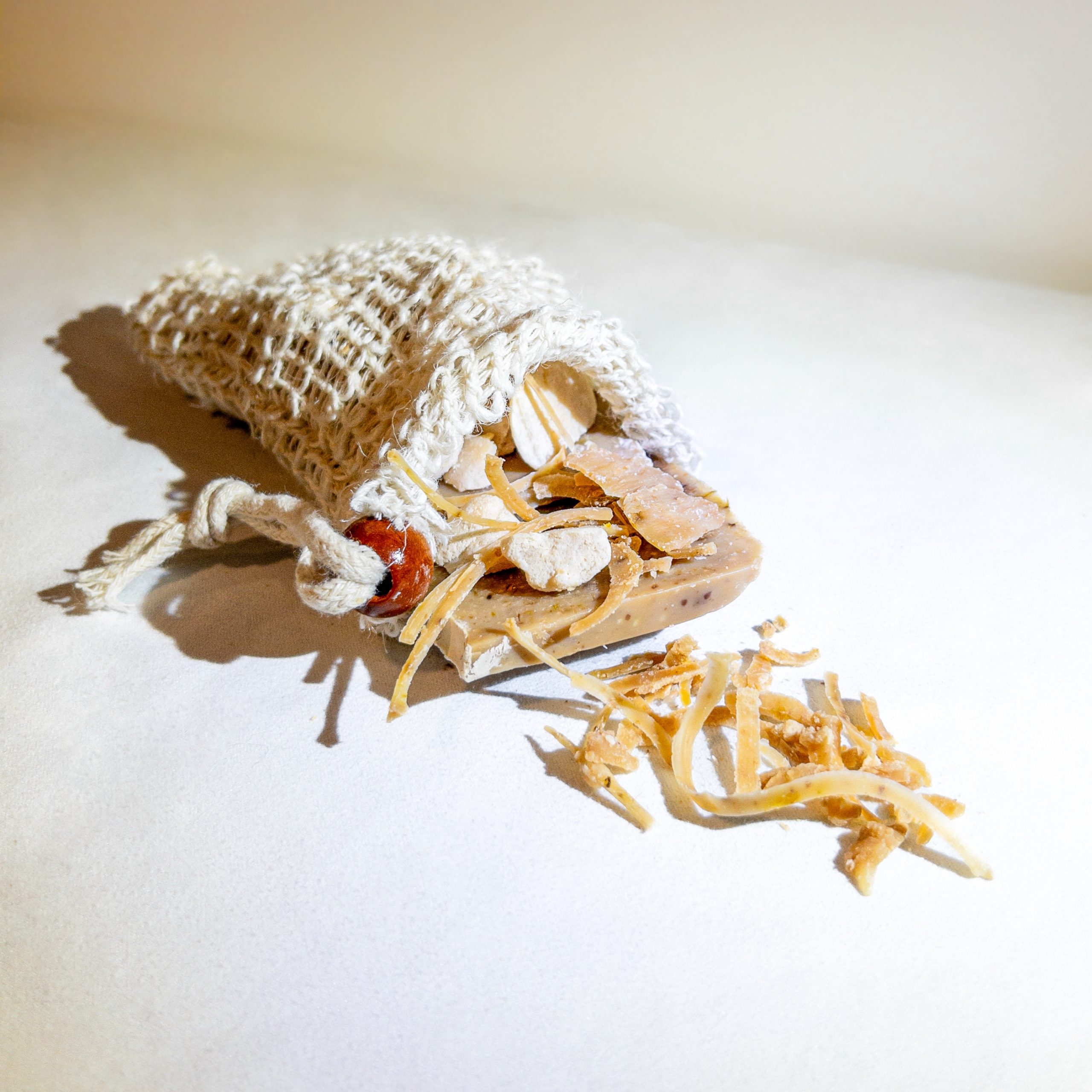 Zero residuo: saco exfoliante de sisal relleno de 150 gramos de jabón