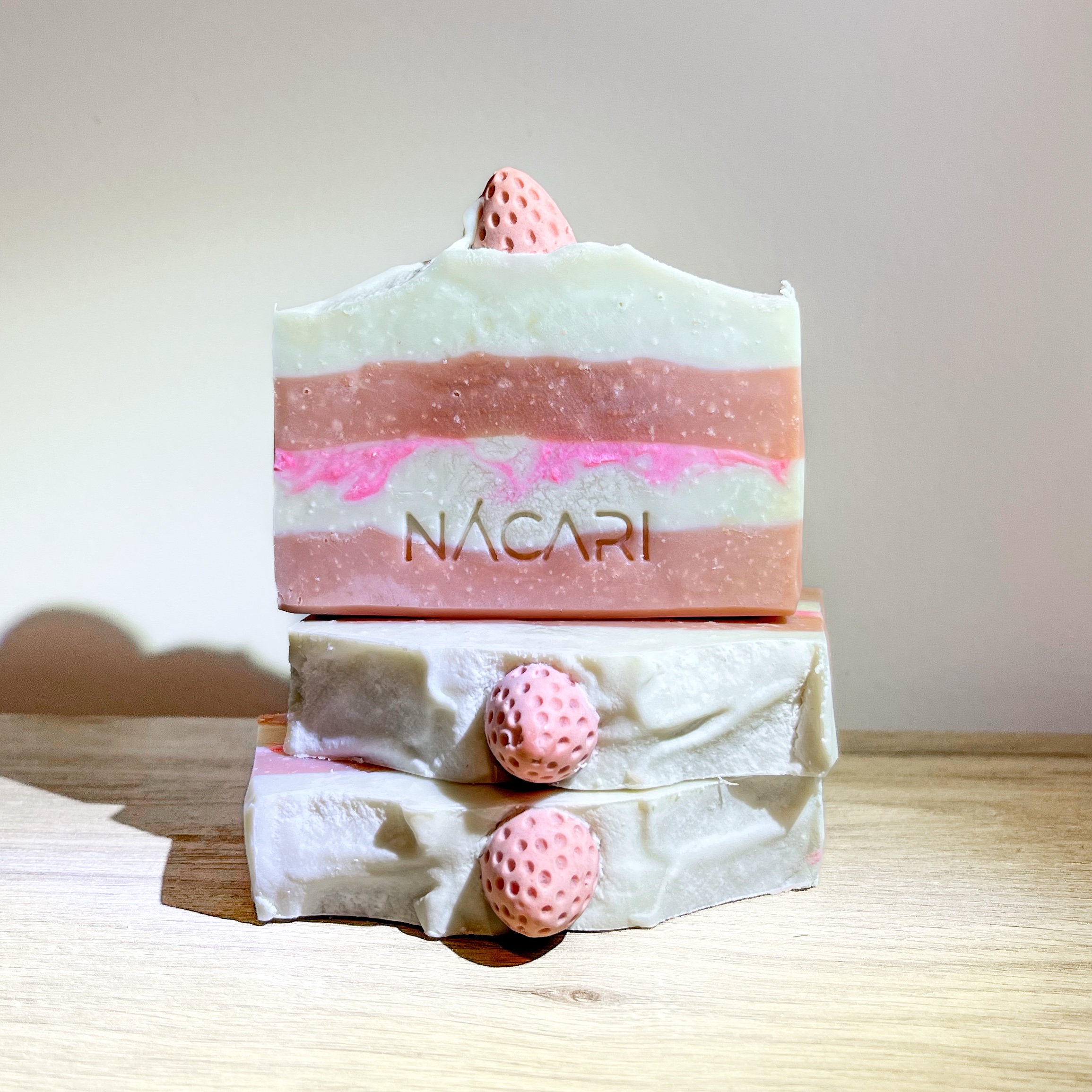 Tarta de fresa: jabón sólido de manteca de mango y coco