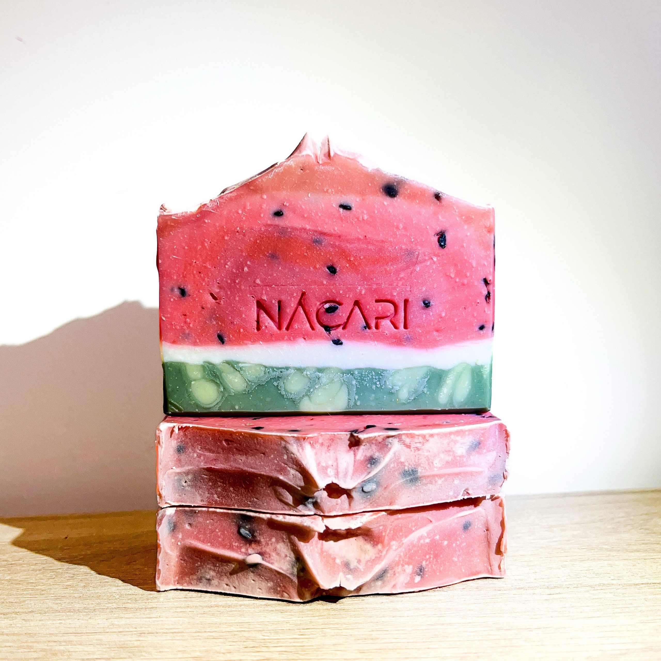 Sandía: jabón sólido de almendras y coco